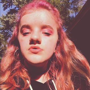 Meet your Posher, Daphne